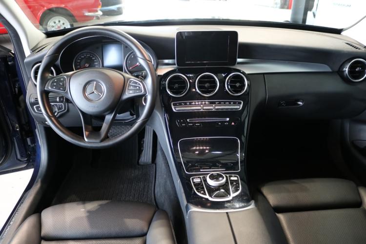 MERCEDES-BENZ C 220 BlueTEC Avantgarde 7G-Tronic